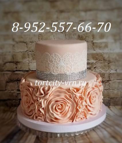 свадебный торт с рюшками-персиковая свадьба